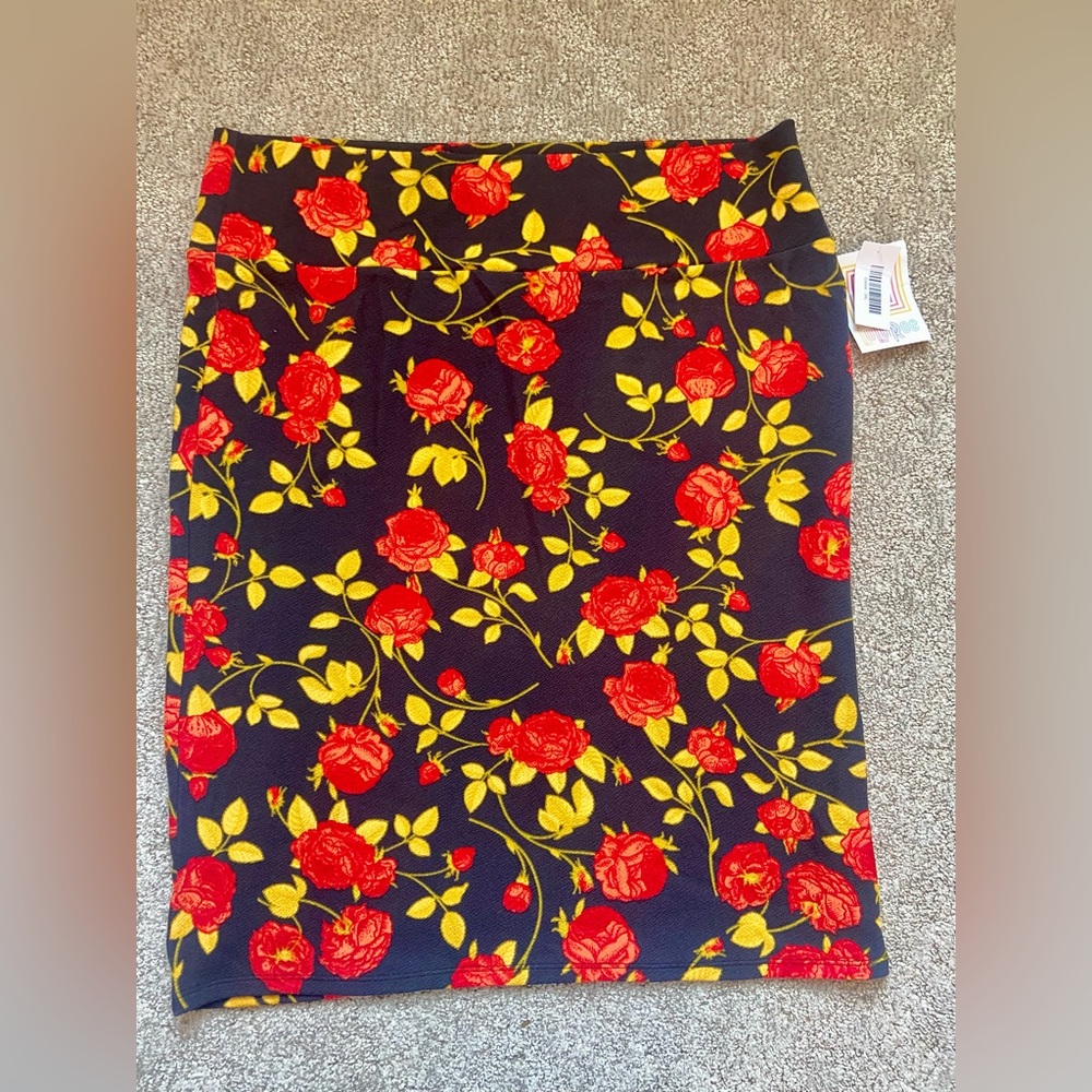 LuLaRoe Cassie Pencil Skirt NWT Fitted Knee Length Black Red Floral Roses